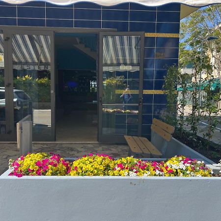 Hotel Estense Rimini Exterior foto
